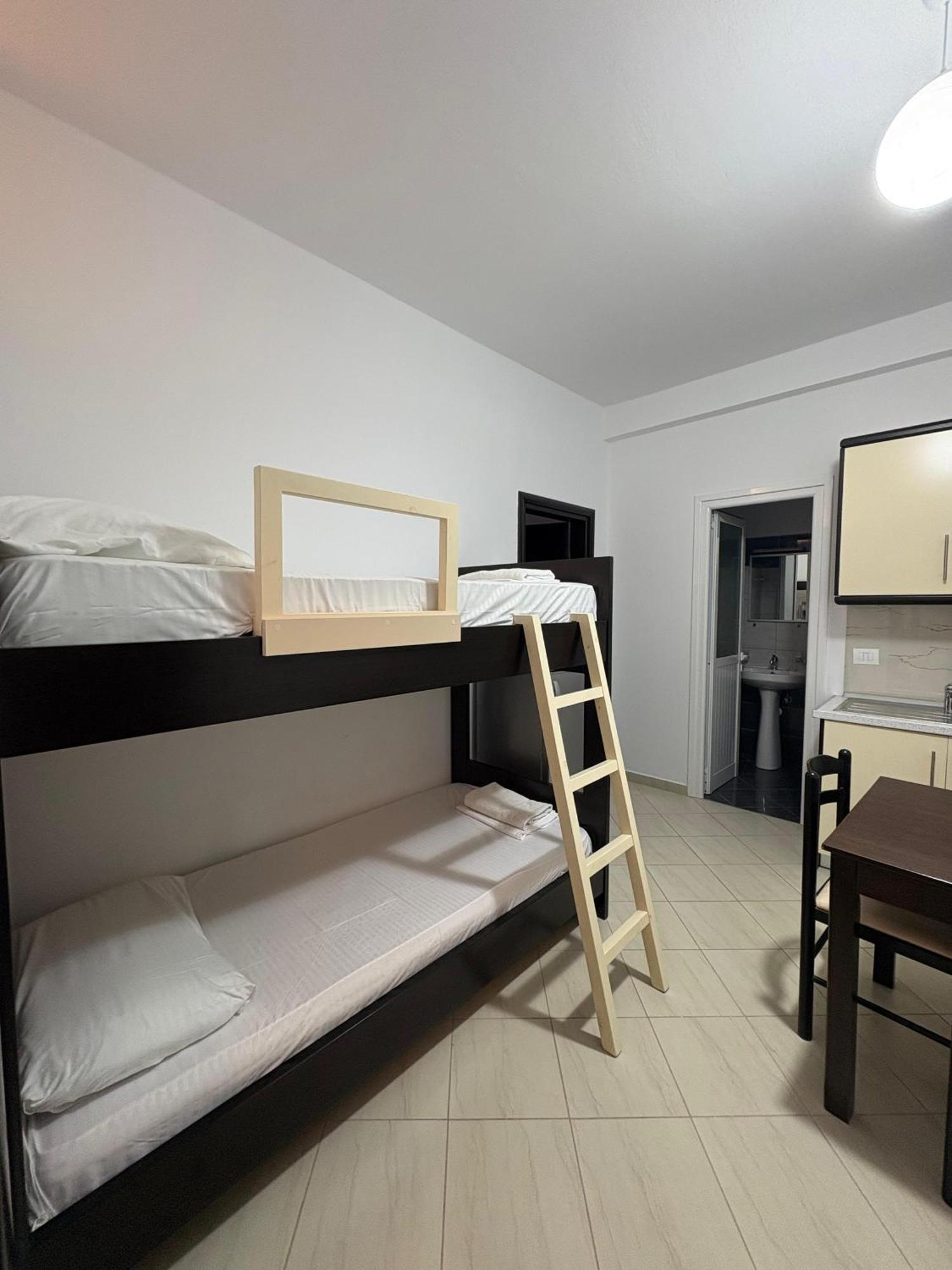 Xhonis Apartments Ksamil Bagian luar foto